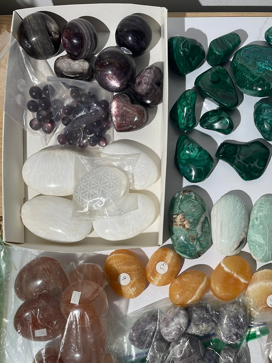 Listing for @katphoriacrystals