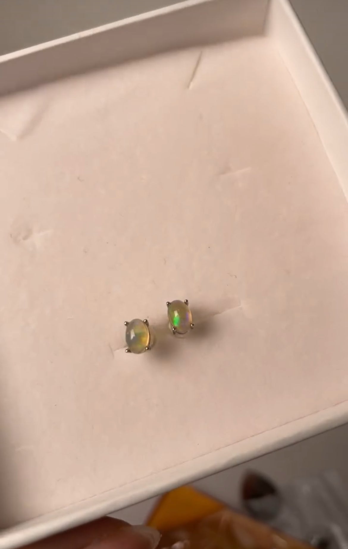 Listing for @moonchu_