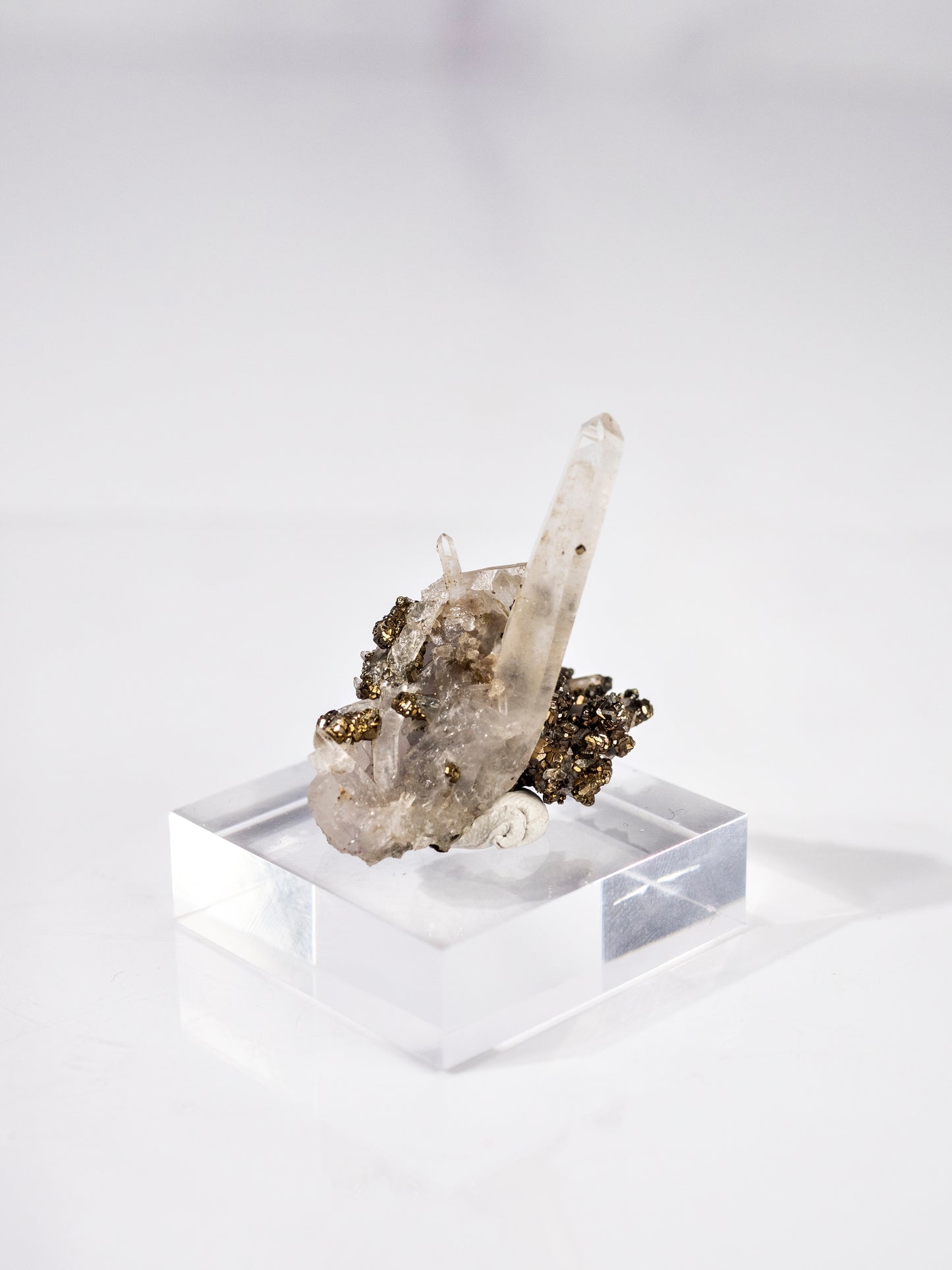 Quartz and Chalcopyrite from Yaogangxian Mine