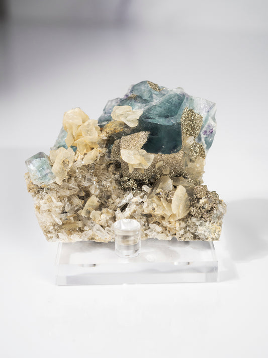 Fluorite, Chalcopyrite, Quartz, Calcite from Yindu Mine, China