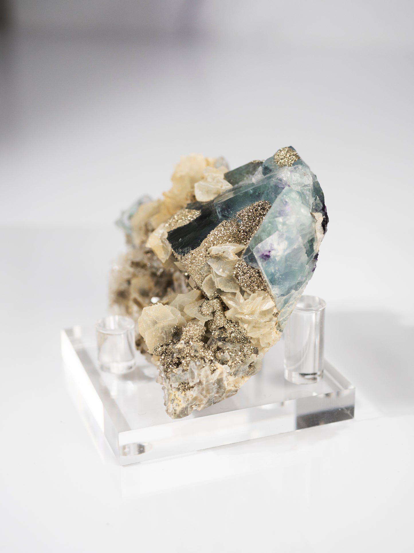 Fluorite, Chalcopyrite, Quartz, Calcite from Yindu Mine, China