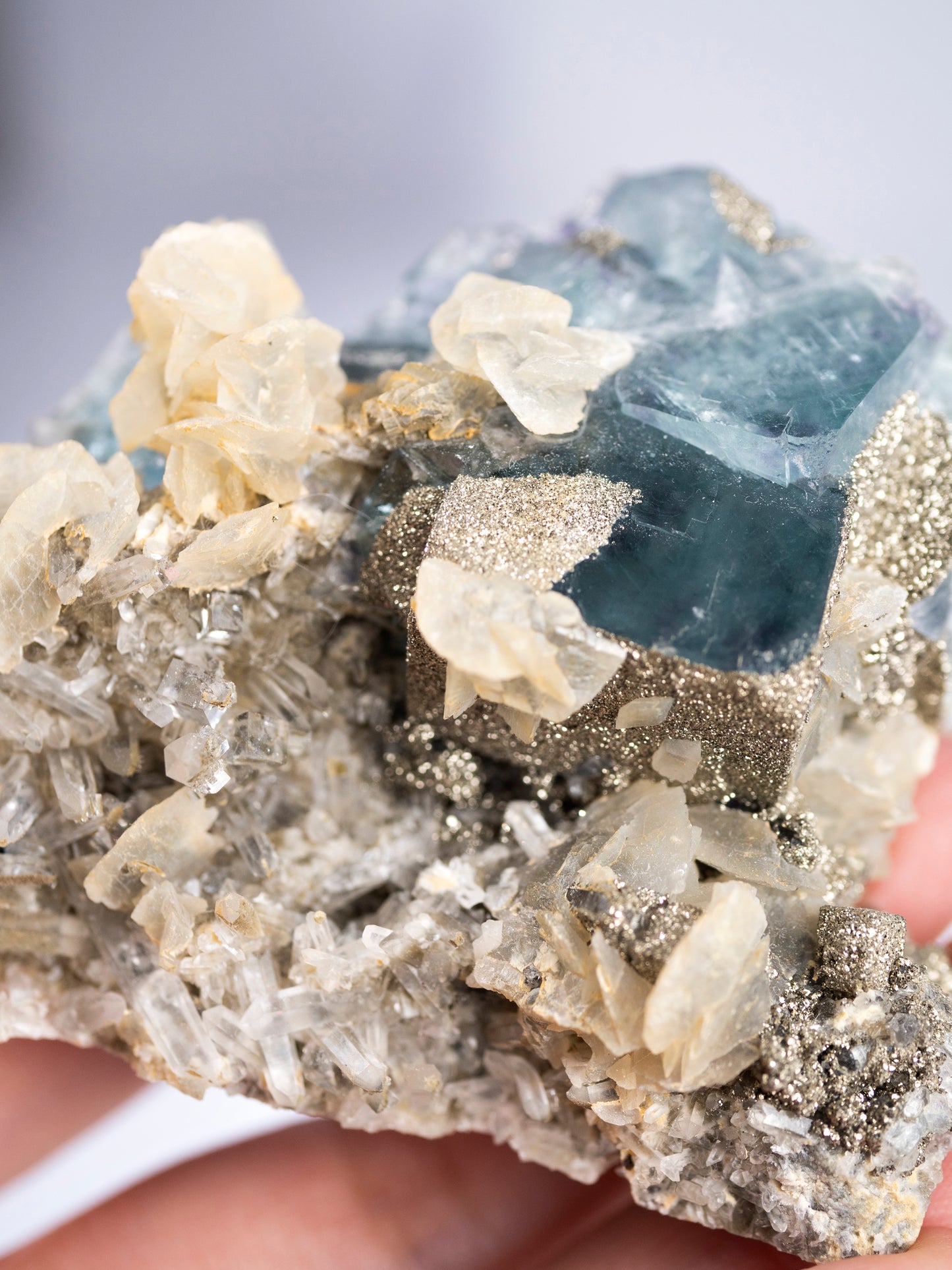 Fluorite, Chalcopyrite, Quartz, Calcite from Yindu Mine, China