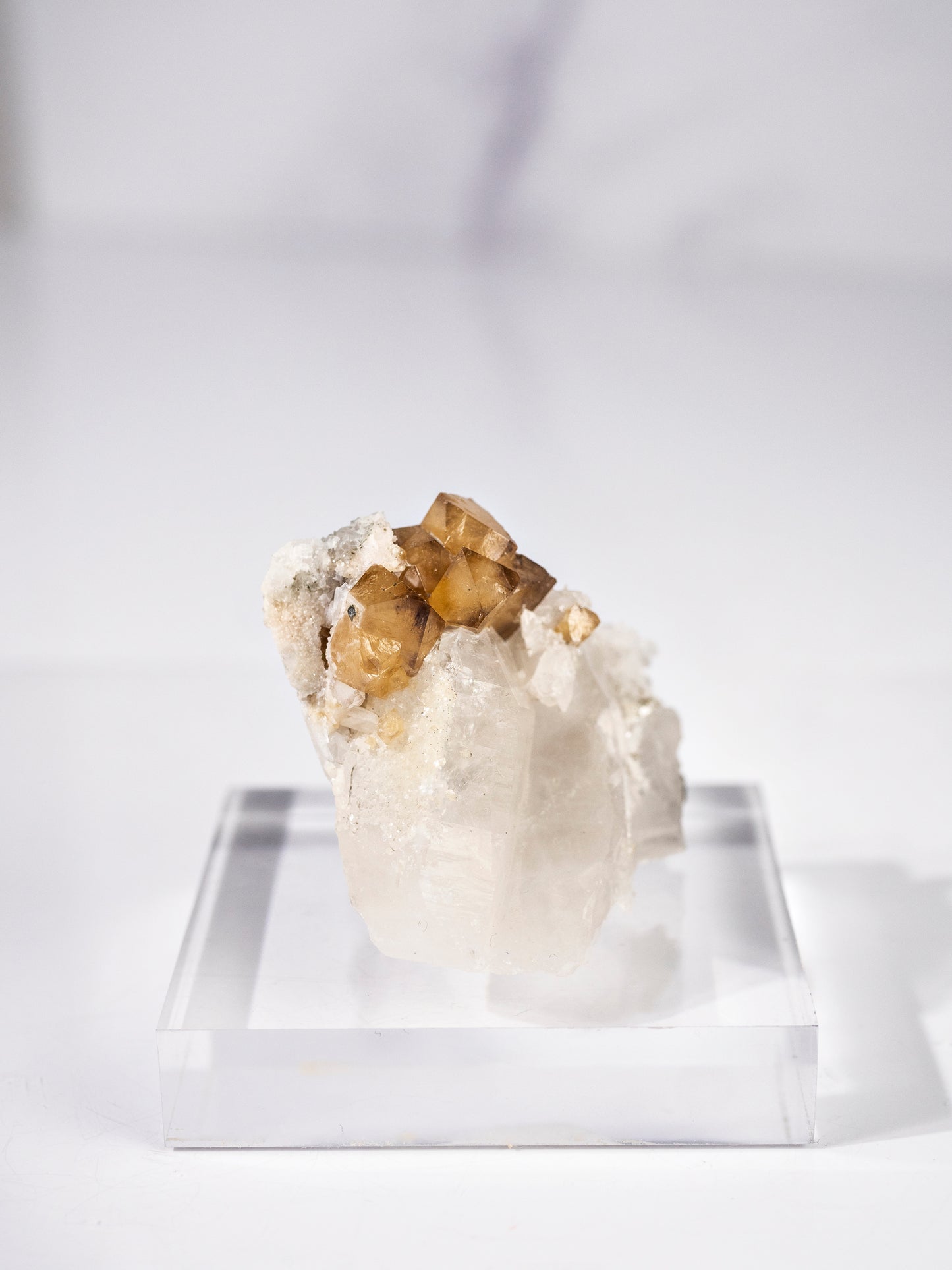 Quartz, Scheelite, Chalcopyrite from Yaogangxian Mine, China