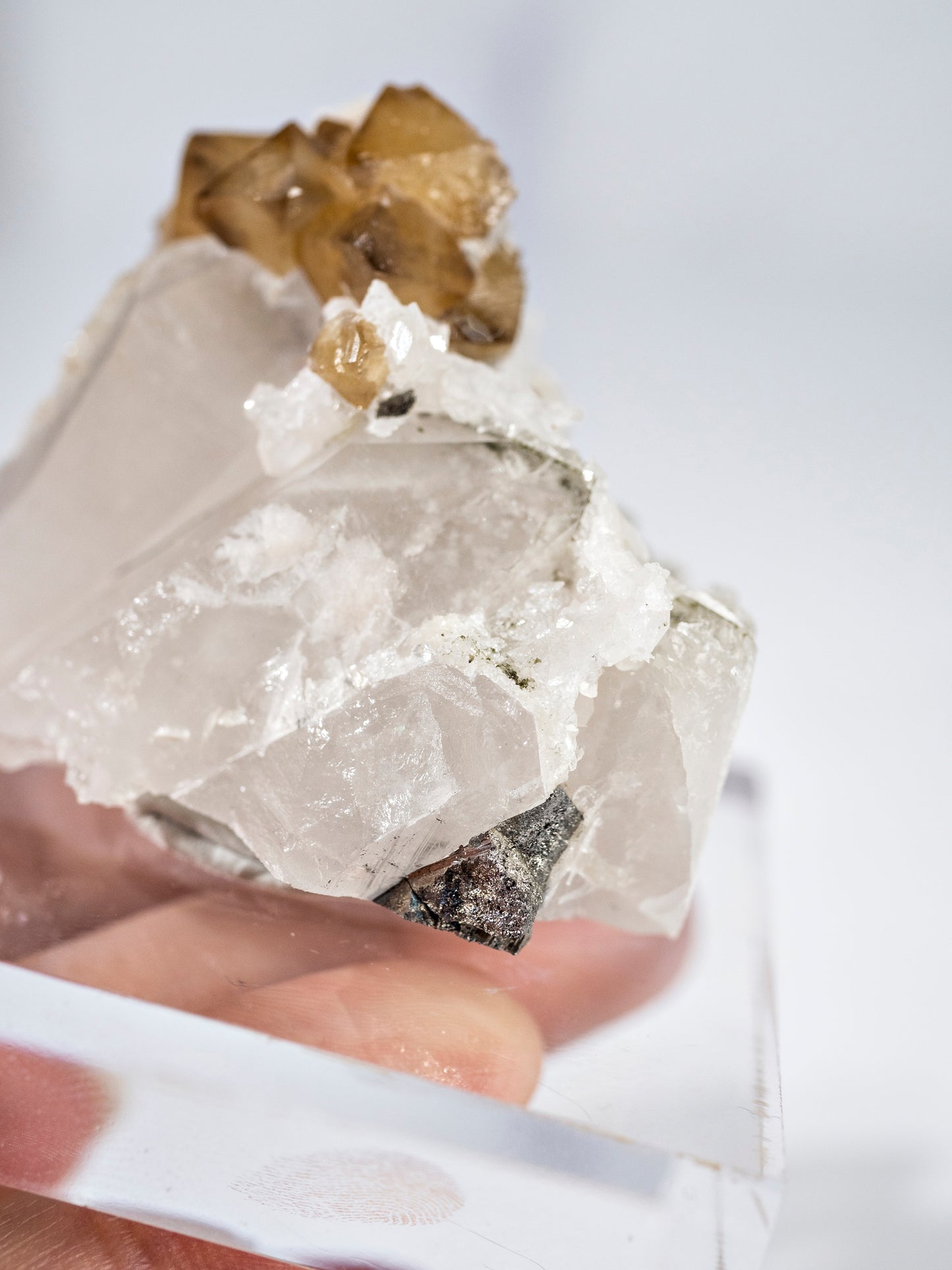 Quartz, Scheelite, Chalcopyrite from Yaogangxian Mine, China