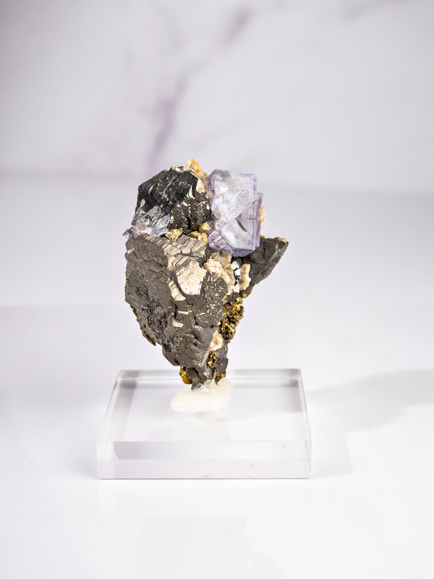 Arsenopyrite, Fluorite, and Muscovite from Yaogangxian Mine, China