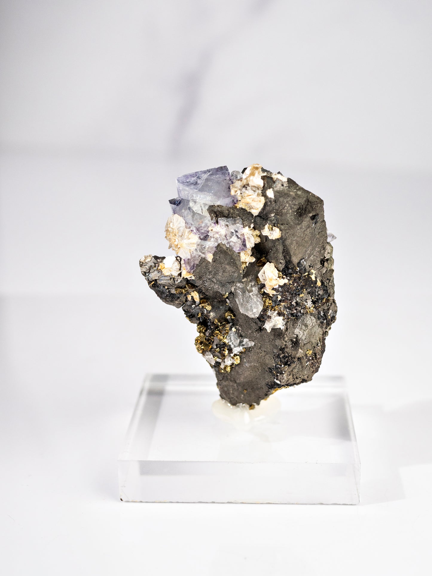 Arsenopyrite, Fluorite, and Muscovite from Yaogangxian Mine, China