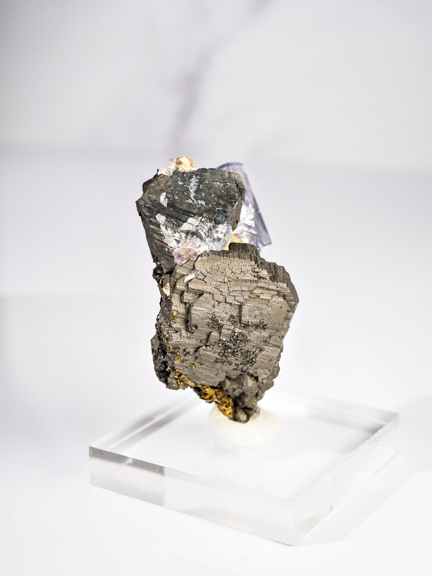 Arsenopyrite, Fluorite, and Muscovite from Yaogangxian Mine, China