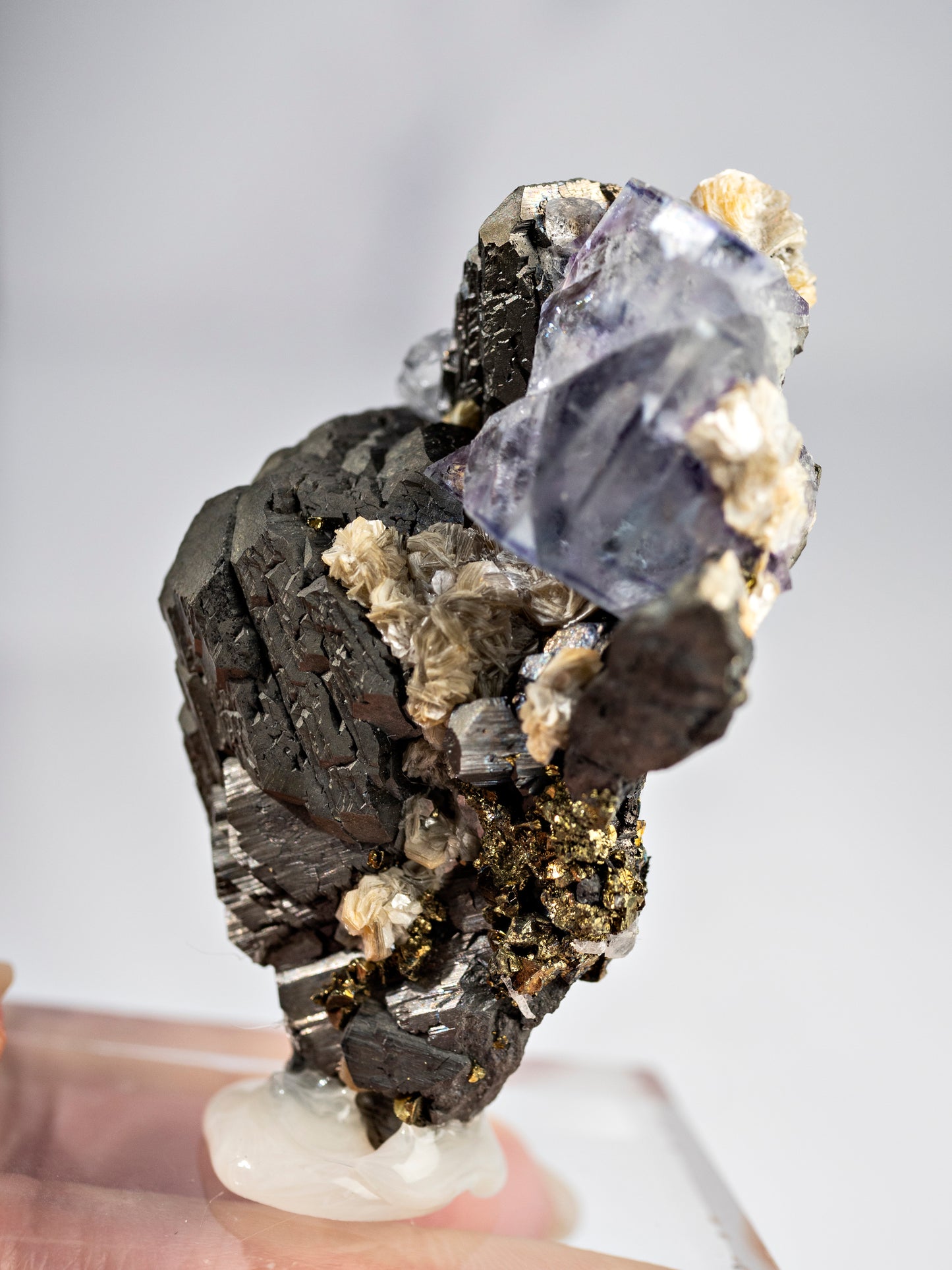 Arsenopyrite, Fluorite, and Muscovite from Yaogangxian Mine, China