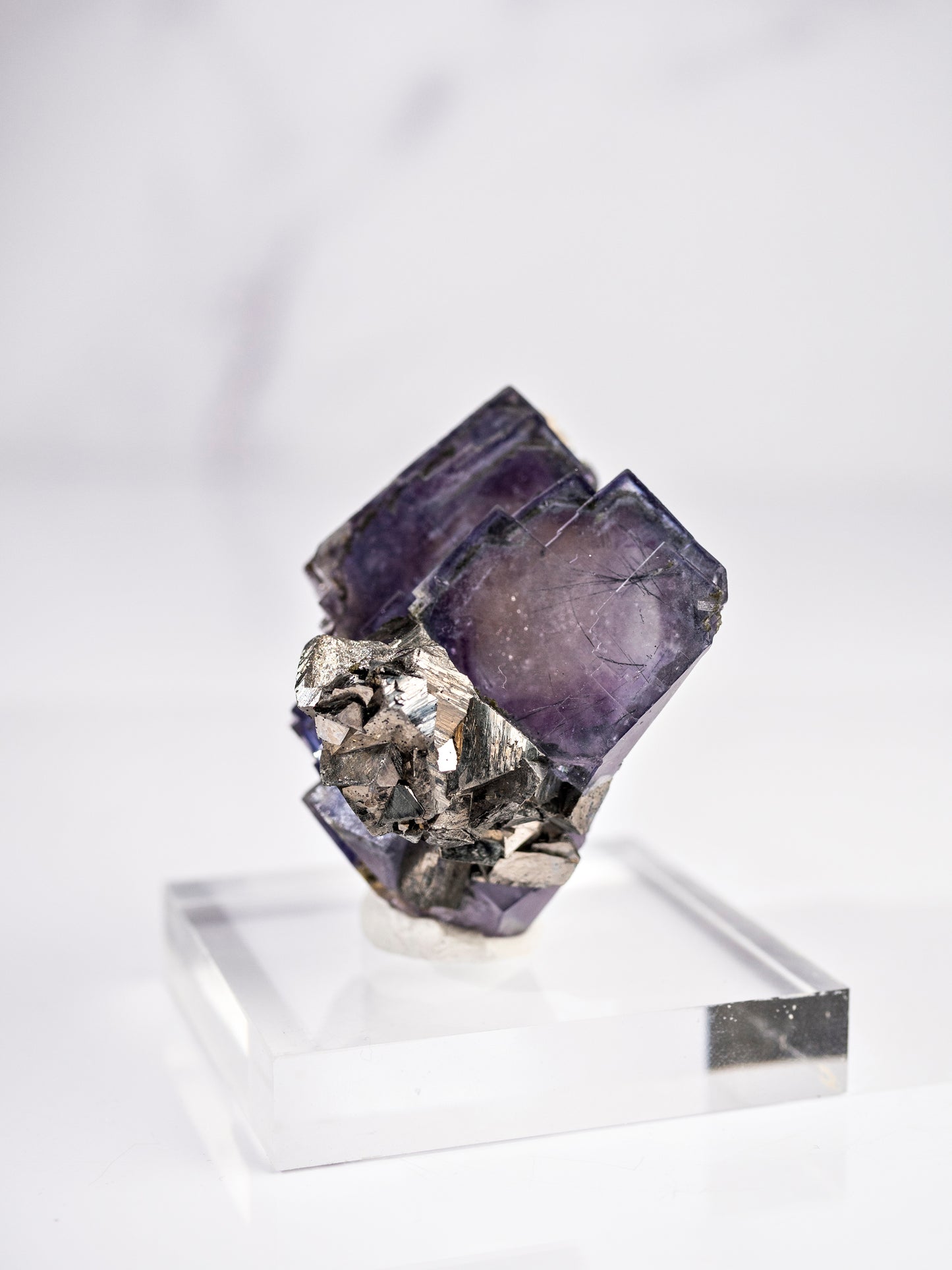 Fluorite with Bismuthinite and Arsenopyrite from Yaogangxian Mine, China